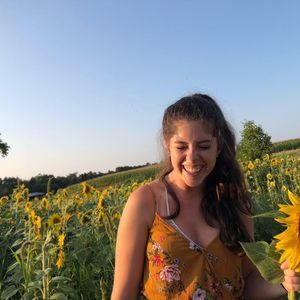 Meet your Posher, Laura